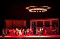 Das Ensemble beim Auftritt der legendären Ballets Russes.