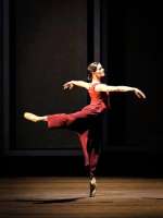 Cassandra Trenaey schwebt mit dem Gesang.