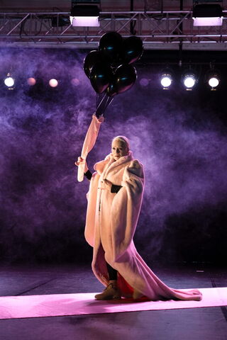 Susanne Kirnbauer in „Come Back Again“. Foto: © Alexi Pelekanos