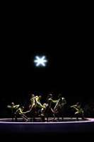 Mit dem Bühnenlicht schrammt Verbruggen hart am Kitsch.