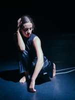 Zoë Demoustier zwischen Vergangenheit und Gegenwart. Foto: Tom Herbots