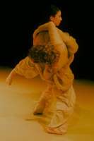 „Can You Hear My Body Tense“ mit Hanna Schaar und Céline Weigt.