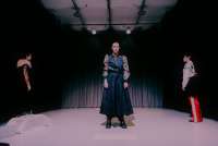 Su Huber, Sophie Renger, Hanna Glatz setzen sich mit der Ärztin Favez, die im 19. Jh. als Mann gelebt hat, auseinander.