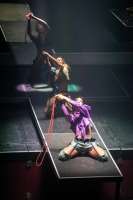 Die Springschnur segelt durch die Luft, klatscht auf den Boden und wird zum Klanginstrument.