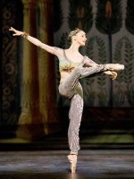 Gulnare (Konovalova) bleibt lieber beim Pascha