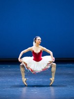 Nikisha Fogo, mitreißend in der "Tarantella" von G. Balanchine © Wiener Staatsballett / Ashley Taylor 