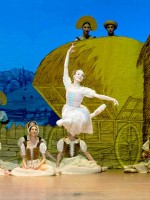 Nina Tonoli debütiert als Lise. © Wiener Staatsballett / Ashley Taylor 