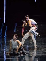 Drei Freunde: Romeo, Benvolio,Mercutio (Francesco Costa, Felipe Vieira, Keisuke Nejime) © Wiener Staatsballett / Ashley Taylor 