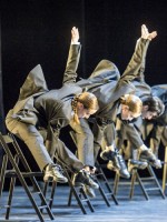Ohad Naharin: "Minus 16", exakt bewegt zu hebräischer Volksmusik. Alle Bilder © Rupert Lari
