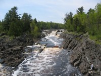 Reißende Flüsse, wie der StLouis River, geöhren zur Landschaft Minnesotas. © GNU free license