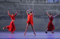 Drei Carmen unterschiedlicher Herkunft, vereint im Tanz.