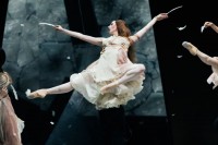 Ballet Vlaanderen / idi Larbi Cherkaoui:" Loiseau de Feu / Feuervogel" ©  Filip Van Roe 