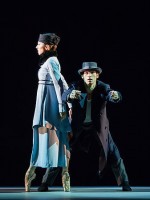 Romola lässt Nijinsky im Santorium zurück (Nina Poláková, Mihail Sosnovschi). 