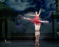 Olga Esina, Jakob Feyferlik im Adagio des romantischen Balletts "Sylvia", Choreografie: Manuel Legris.