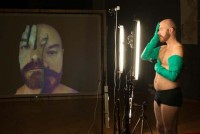 Tomaž Simatović: Realer Körper und Green-Screen-Verschiebung des Gesichts ©  Laurent Ziegler