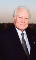 Maurice Druon († 2009), Historiker, Autor, Minister, auf Besuch in Orenburg, 2003. ©  free license