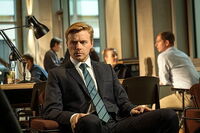 Jack Lowden ist River Cartwright, der im Band "Joe Country" seinen Großvater, den Superspion David Cartwright, begraben muss. 