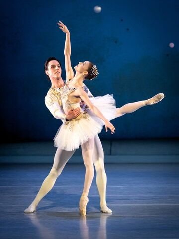 Madison Young und Timoor Afshar:  inspririert von Diamanten.